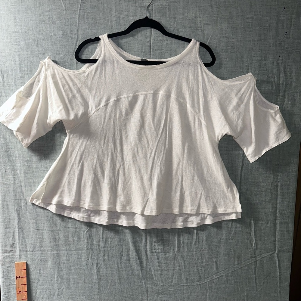 Free people we the free White linen blend cold Shoulder slouchy T-shirt Petite S - Picture 2 of 8